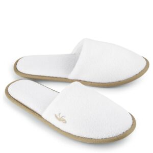 Bergman Kelly Spa Slippers, Closed Toe (12 Pairs, L, White), Disposable Indoor House Slippers for Men & Women, Bulk Hotel Slippers for Guests, Washable & Reusable for Travel & Wedding